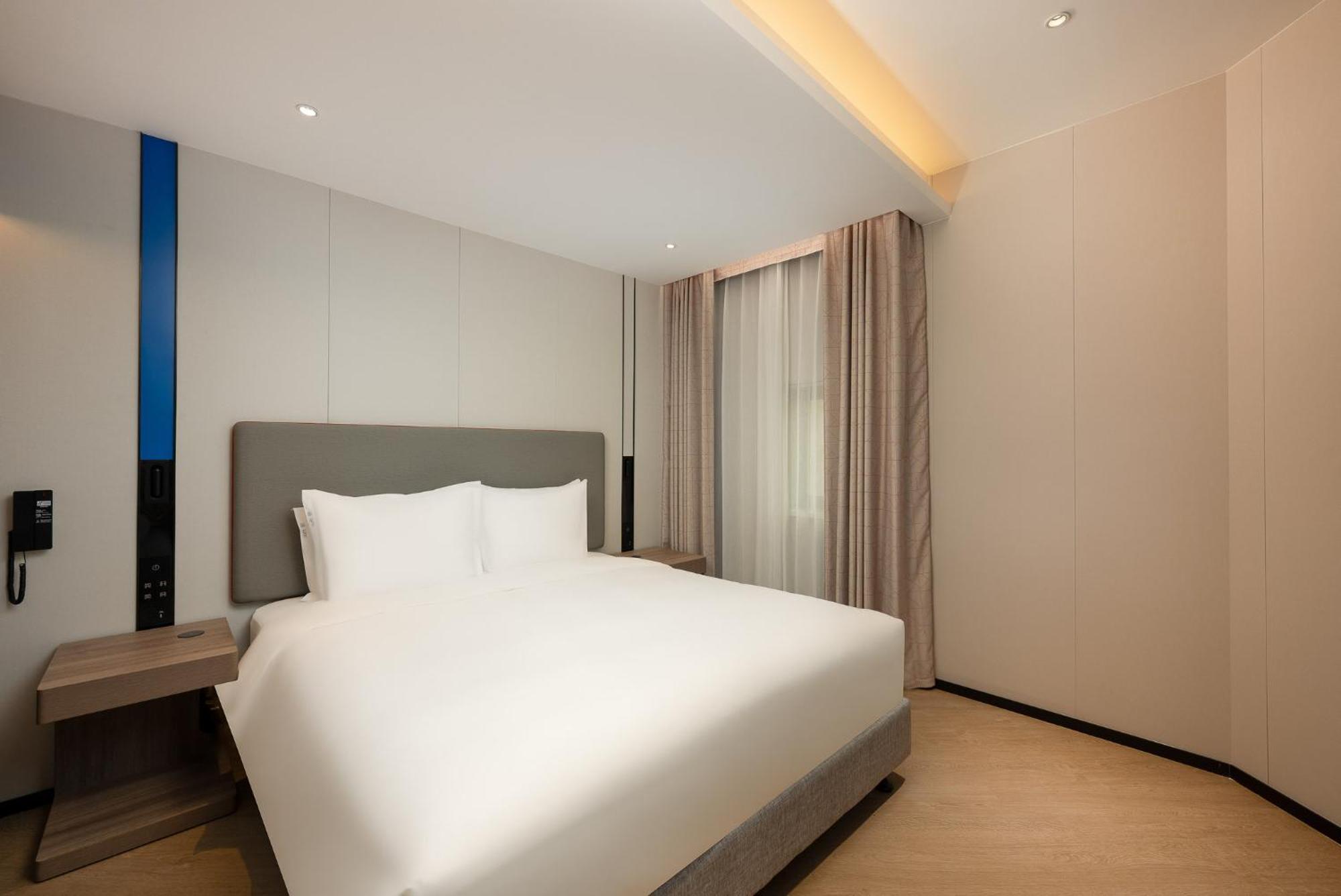 Holiday Inn Express Shanghai Jing'An Temple By Ihg Bagian luar foto
