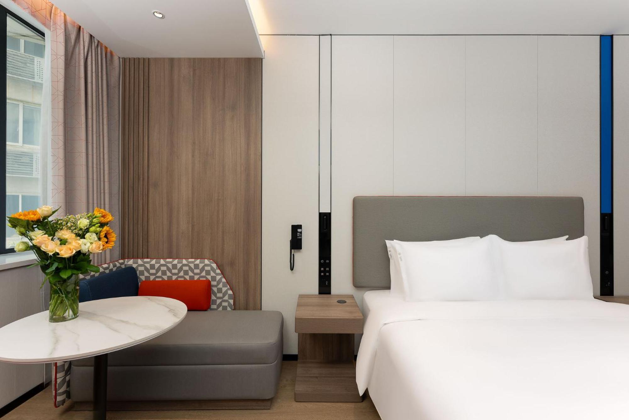 Holiday Inn Express Shanghai Jing'An Temple By Ihg Bagian luar foto