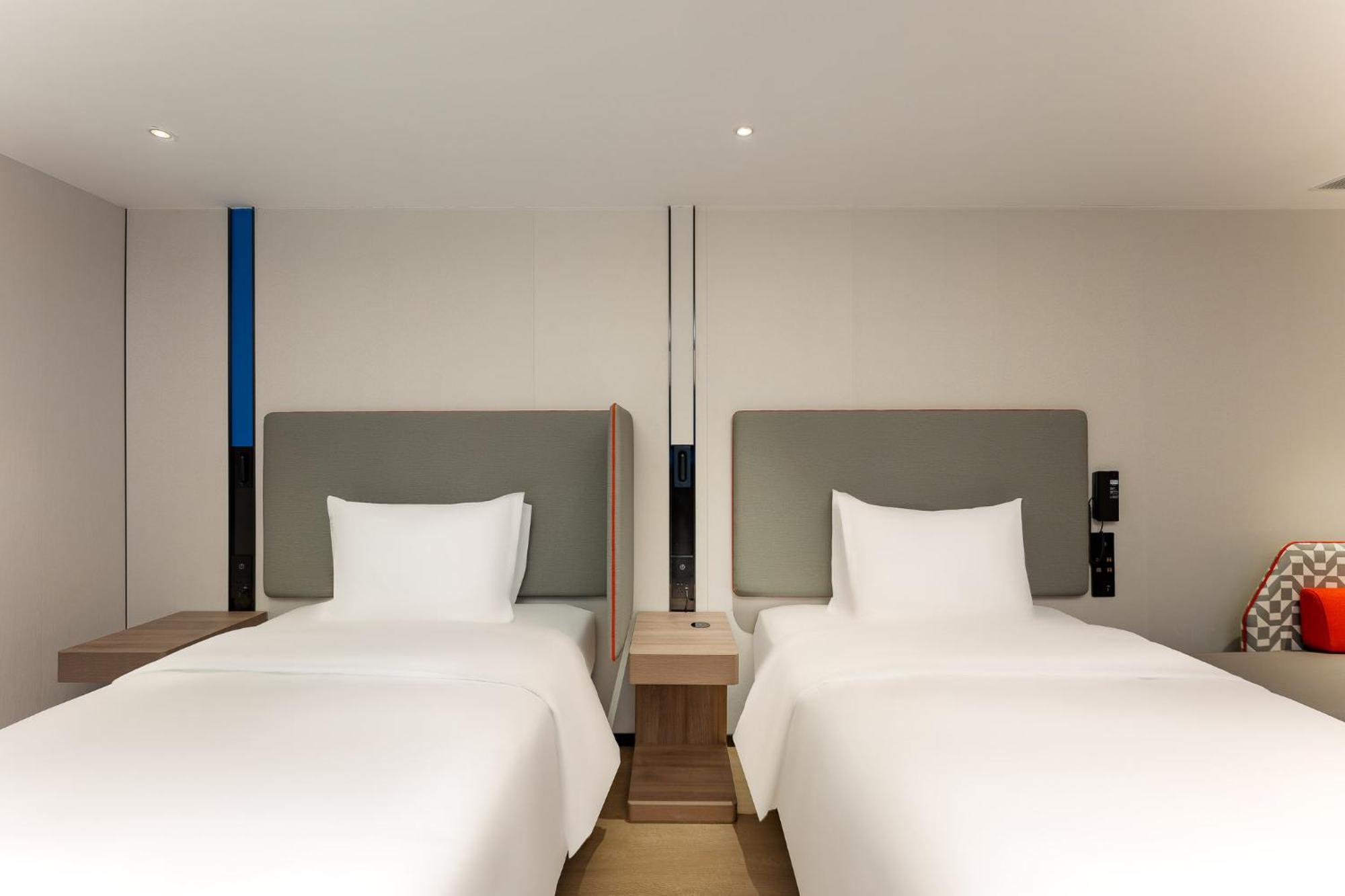 Holiday Inn Express Shanghai Jing'An Temple By Ihg Bagian luar foto
