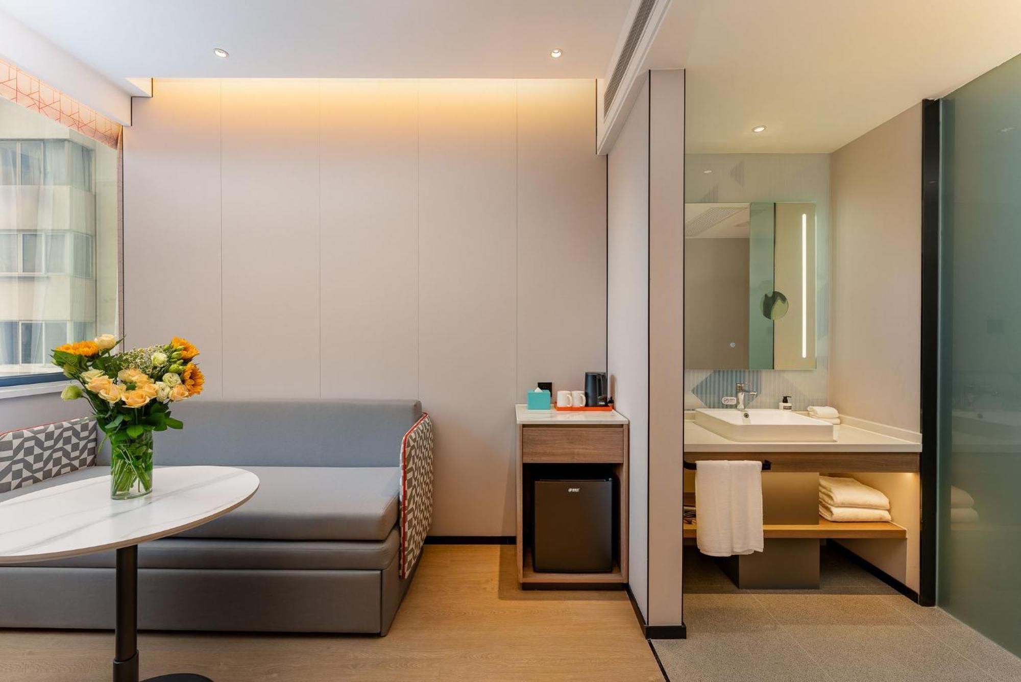 Holiday Inn Express Shanghai Jing'An Temple By Ihg Bagian luar foto