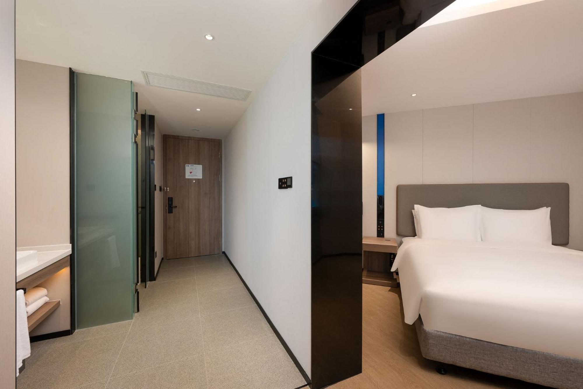 Holiday Inn Express Shanghai Jing'An Temple By Ihg Bagian luar foto